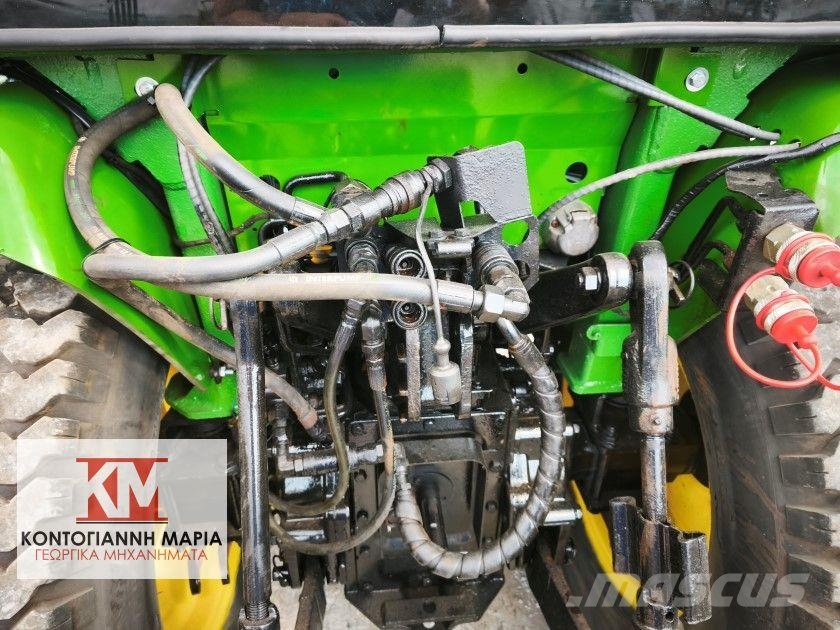 John Deere 4400 HTS Trattori