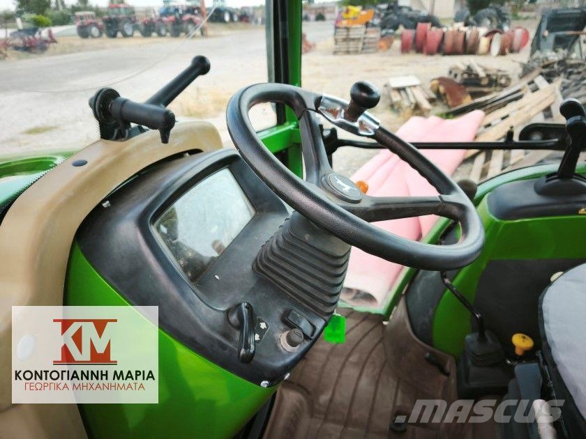 John Deere 4400 HTS Trattori