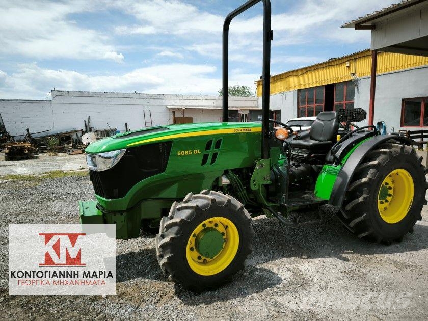John Deere 5085 GL الجرارات