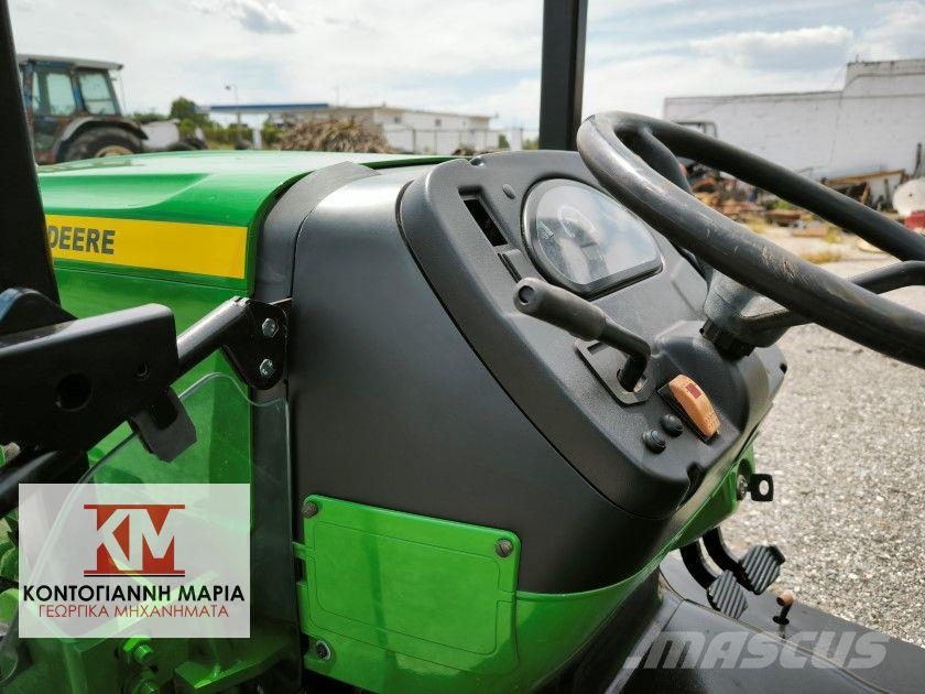 John Deere 5085 GL الجرارات