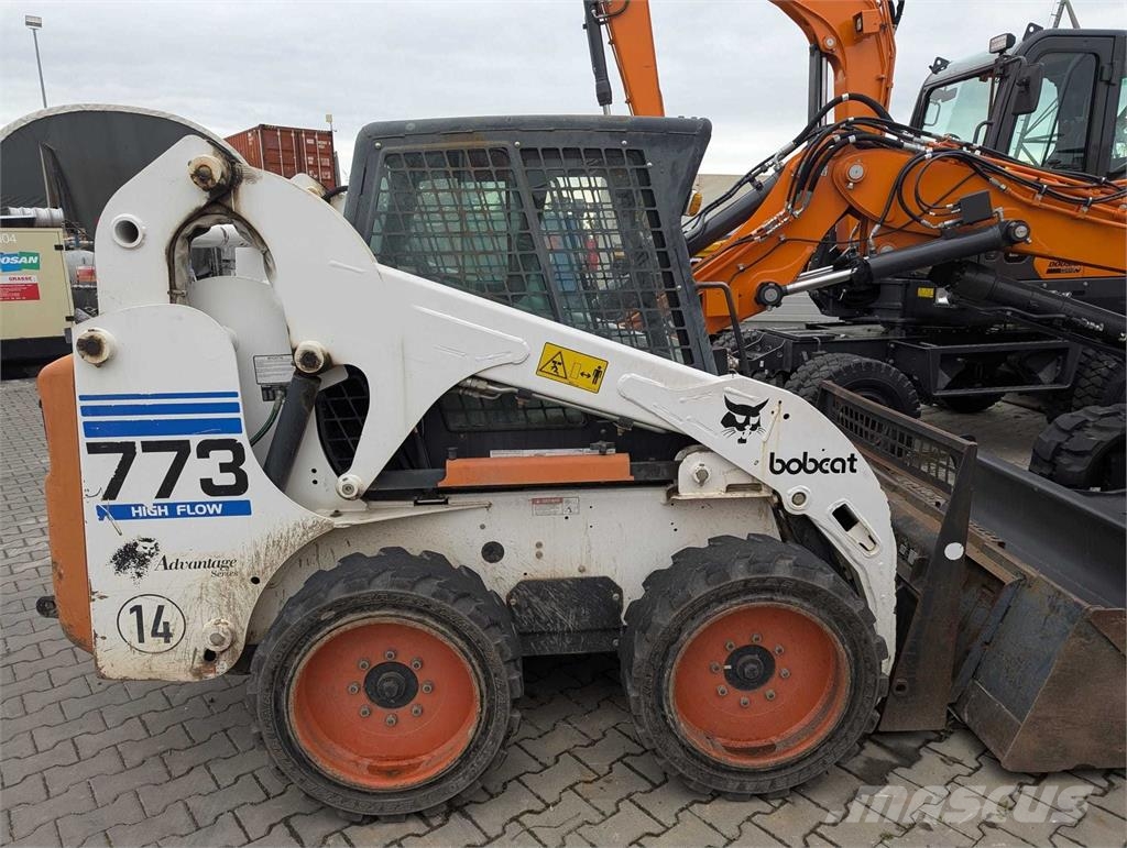 Bobcat 773 Lietoti riteņu kompaktiekrāvēji