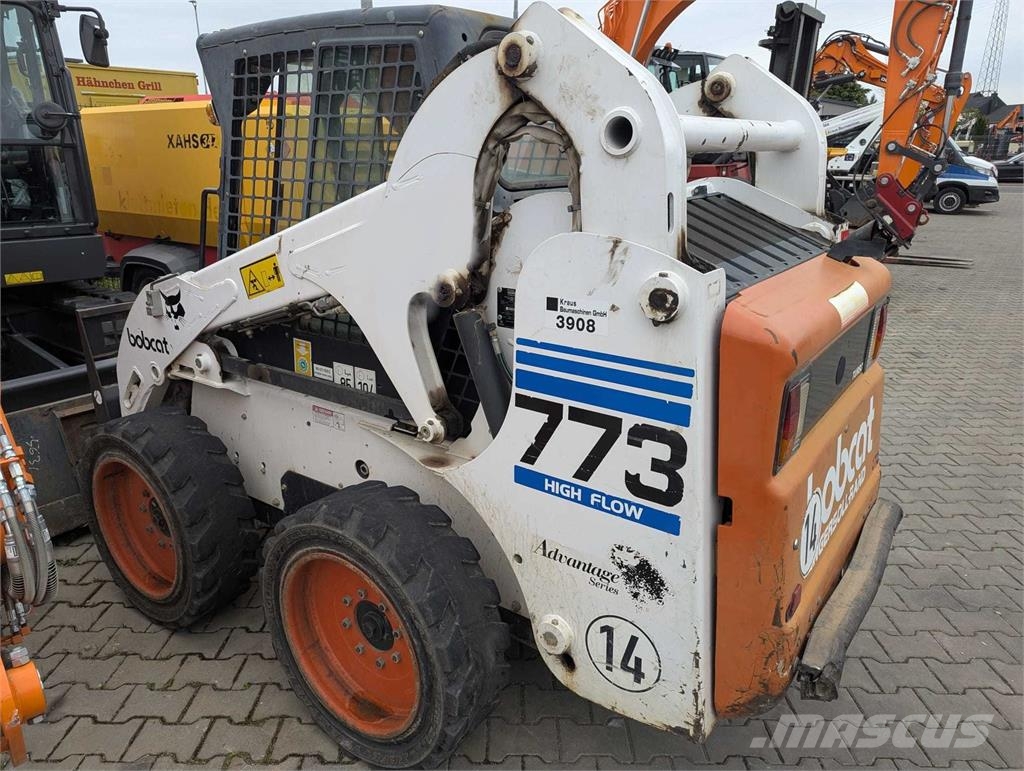Bobcat 773 Lietoti riteņu kompaktiekrāvēji