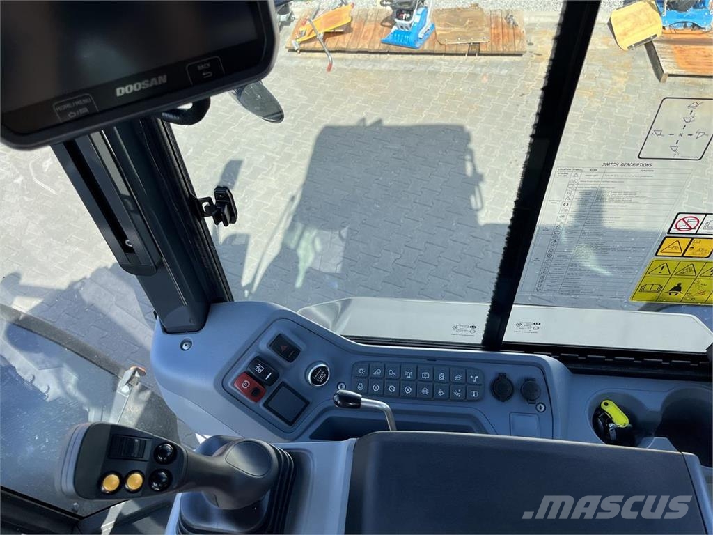 Develon DL250-7 Колесни товарачи