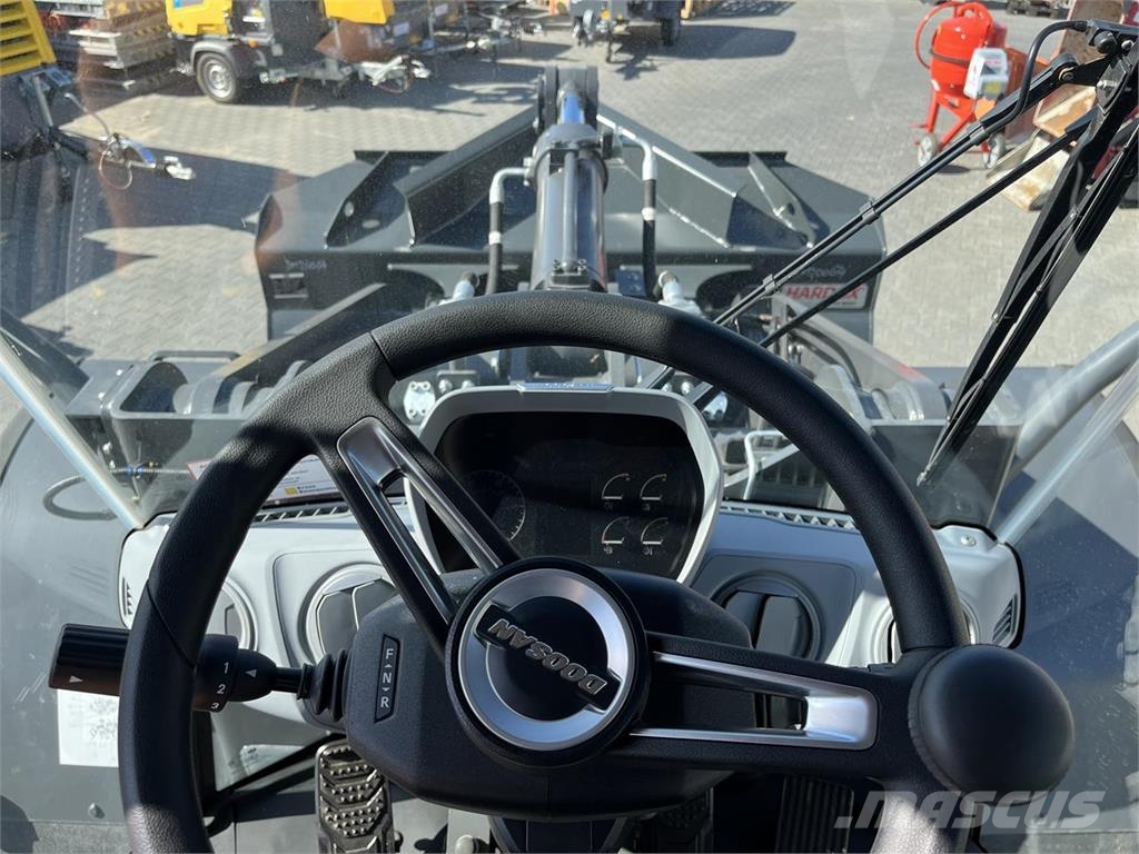Develon DL250-7 Колесни товарачи