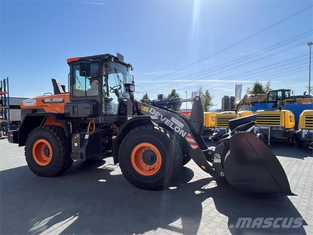 Develon DL250-7 Колесни товарачи