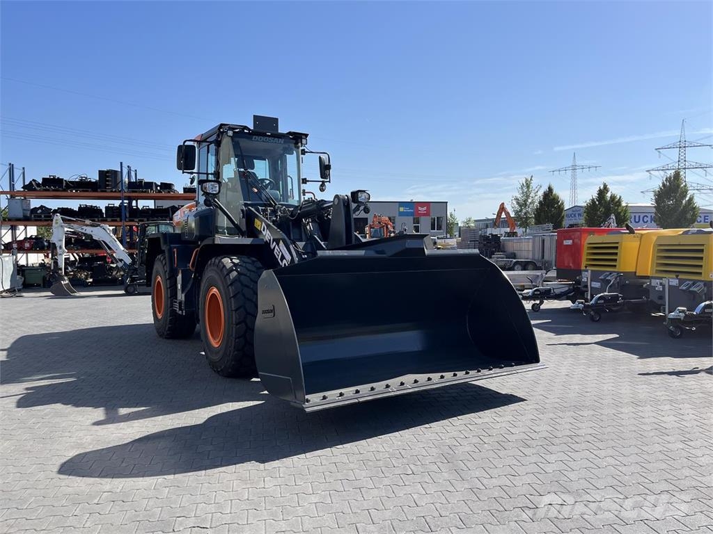 Develon DL250-7 Колесни товарачи