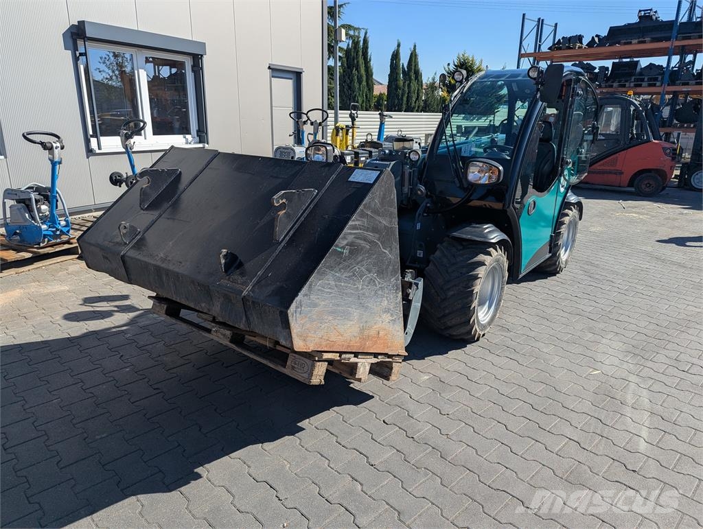 GiANT GT5048 HD Teleskopiskie manipulatori