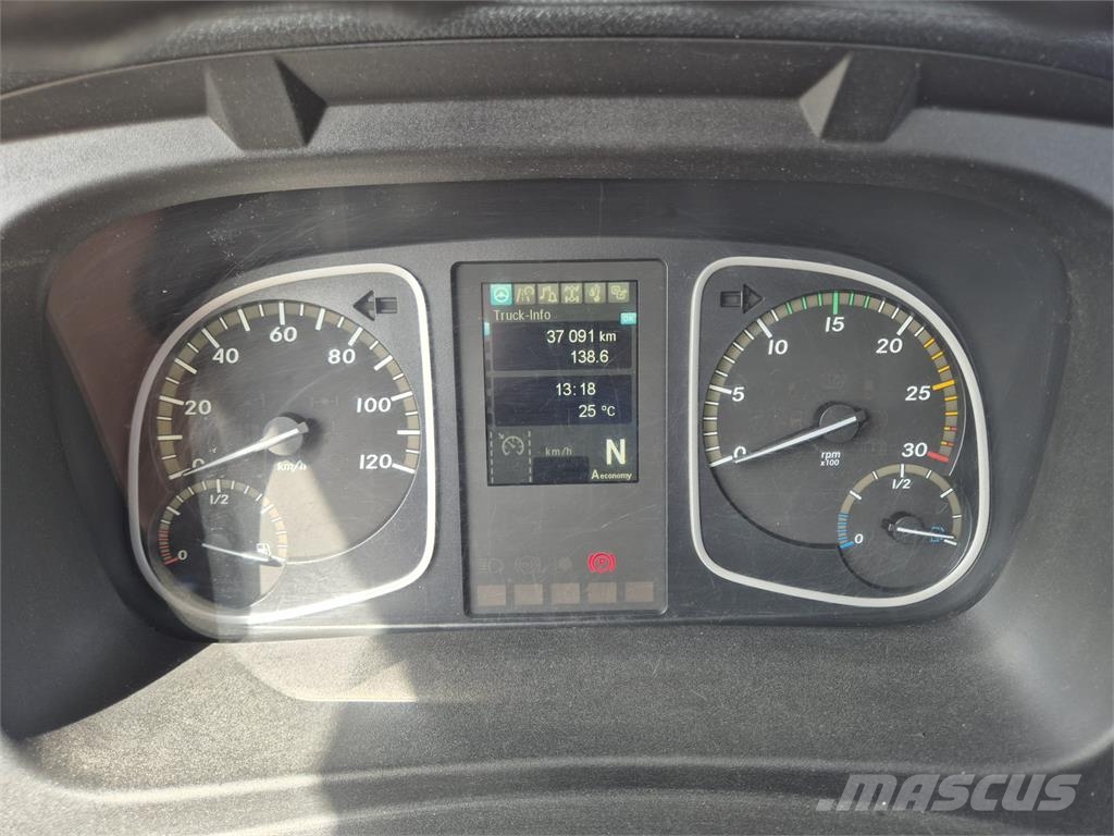 Mercedes-Benz Atego 821 K Dreiseitenkipper Otros camiones