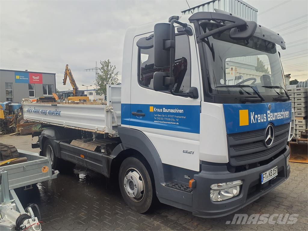Mercedes-Benz Atego 821K Dreiseitenkipper Otros camiones