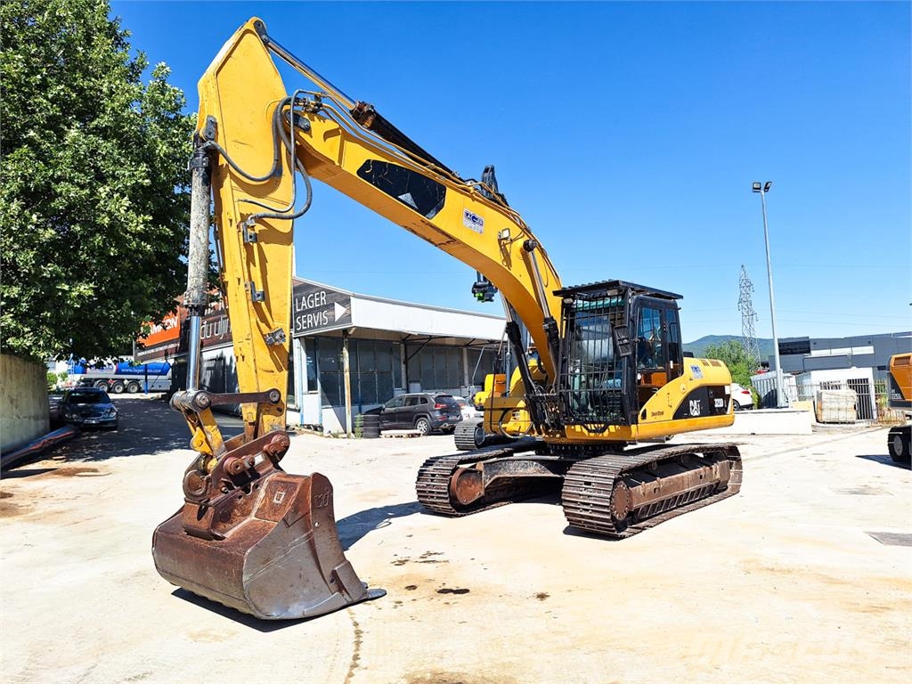 CAT 323D Excavatoare pe șenile