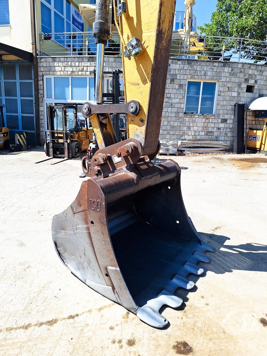 CAT 323D Excavatoare pe șenile