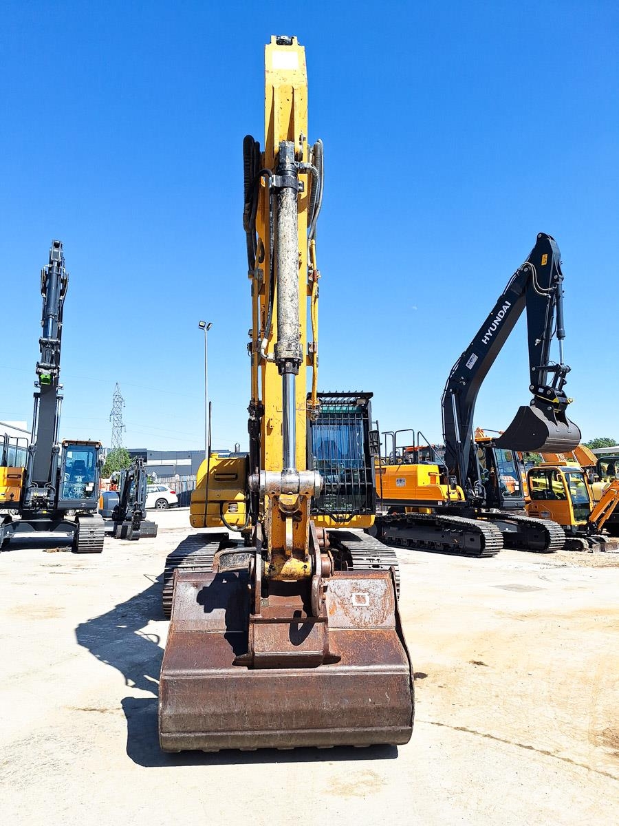 CAT 323D Excavatoare pe șenile