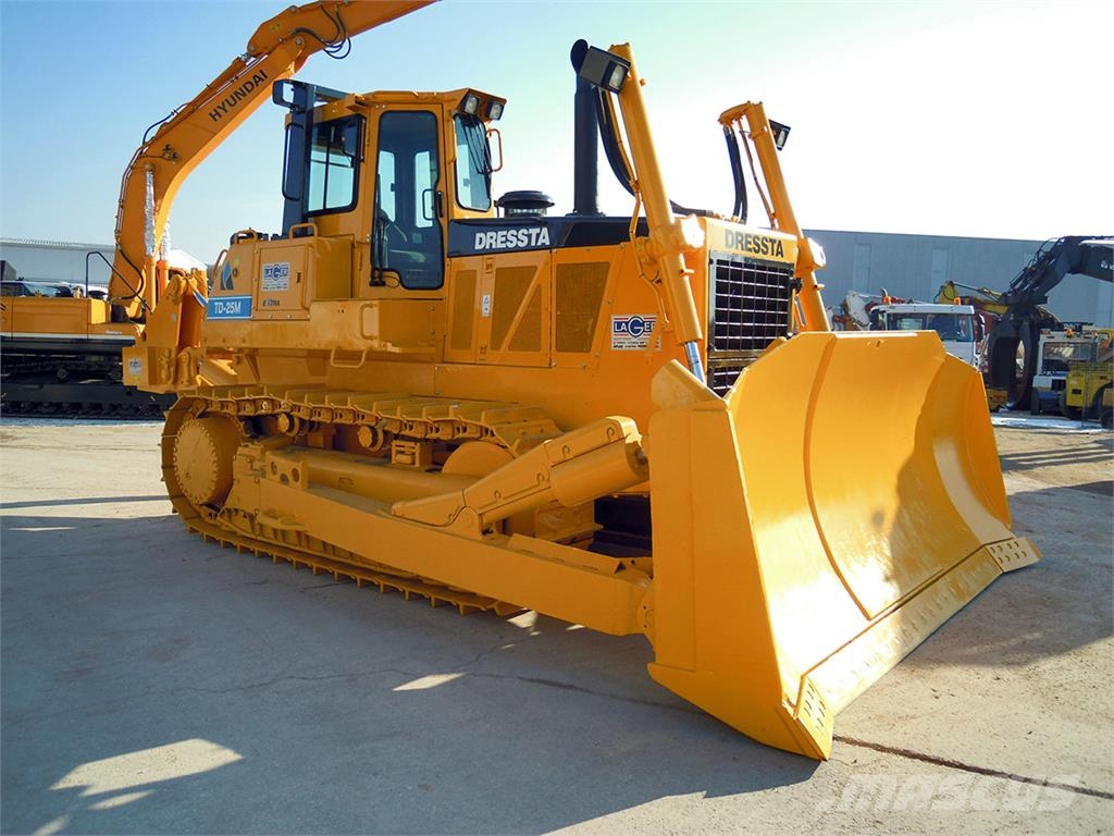 Dressta TD-25M Kāpurķēžu buldozeri