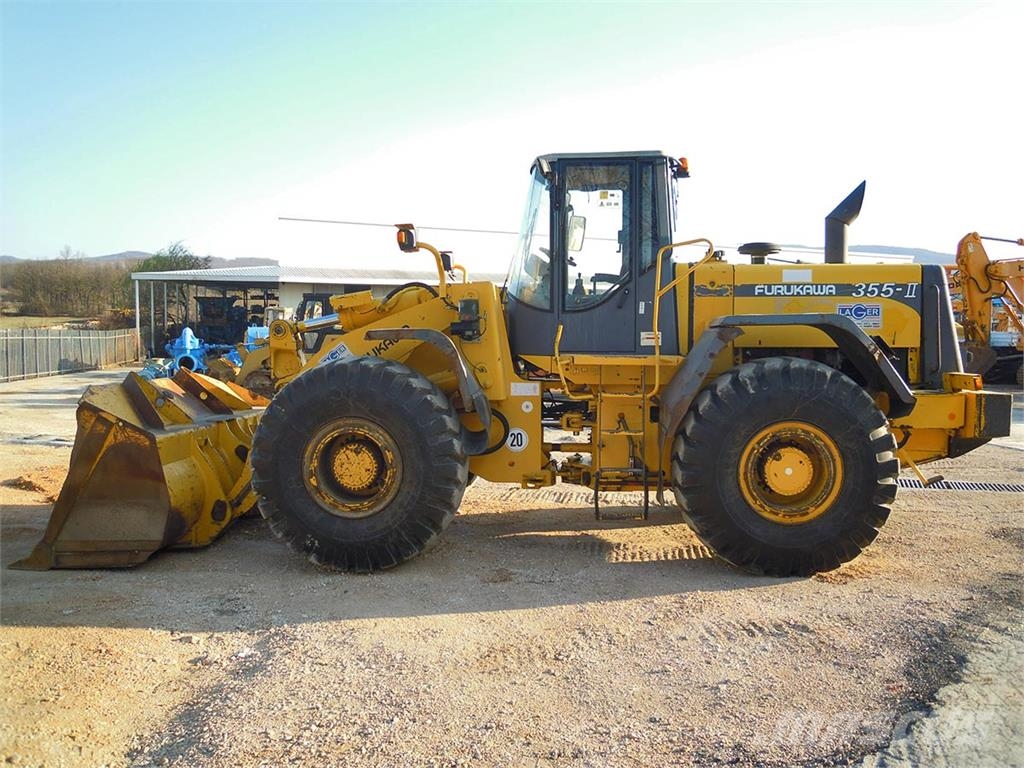 Furukawa 355-II Gumikerekes homlokrakodók
