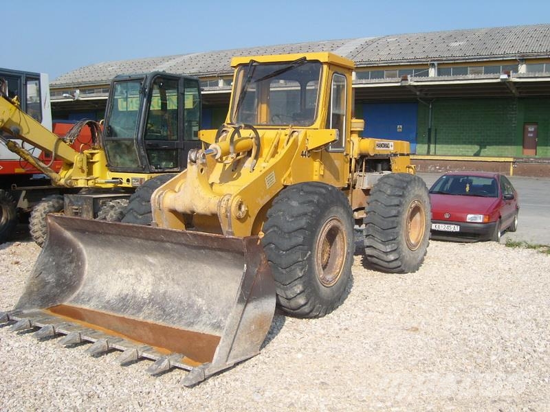 Hanomag 44C لوادر بعجل