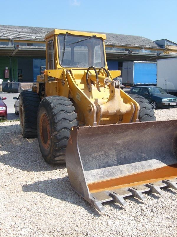 Hanomag 44C لوادر بعجل