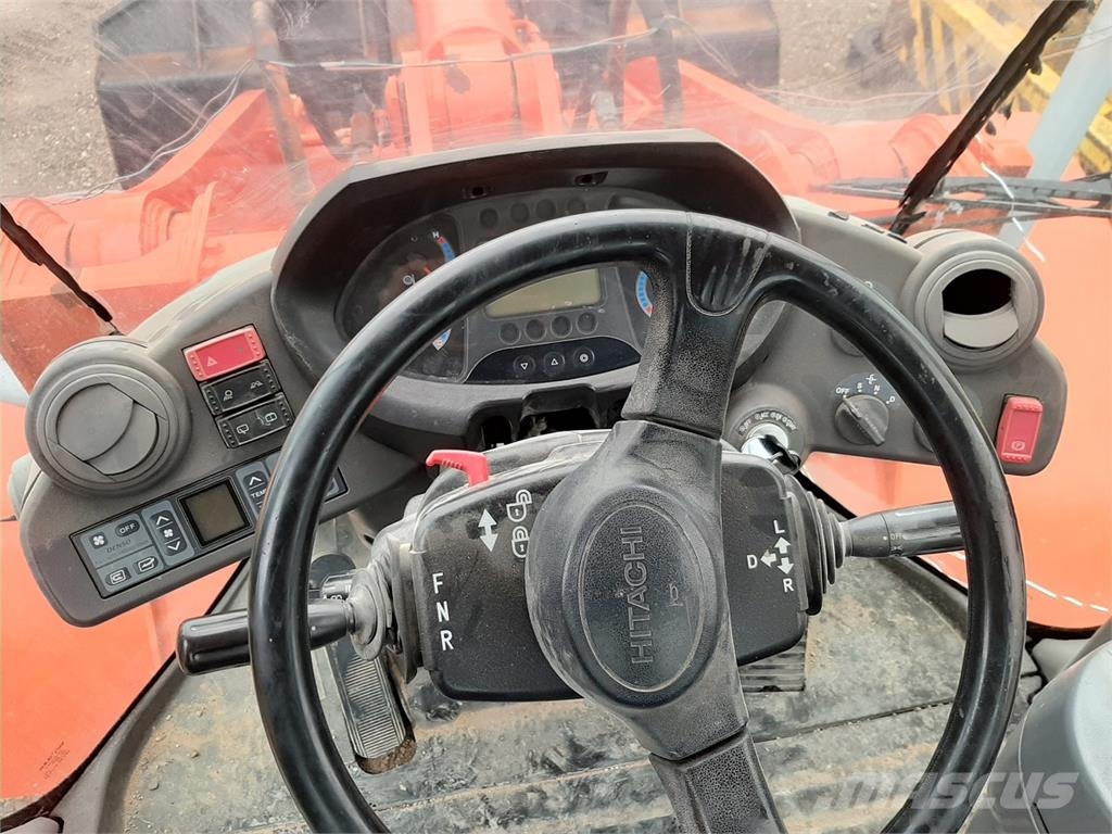 Hitachi ZW220 轮式装载机