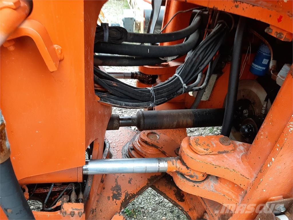 Hitachi ZW220 轮式装载机