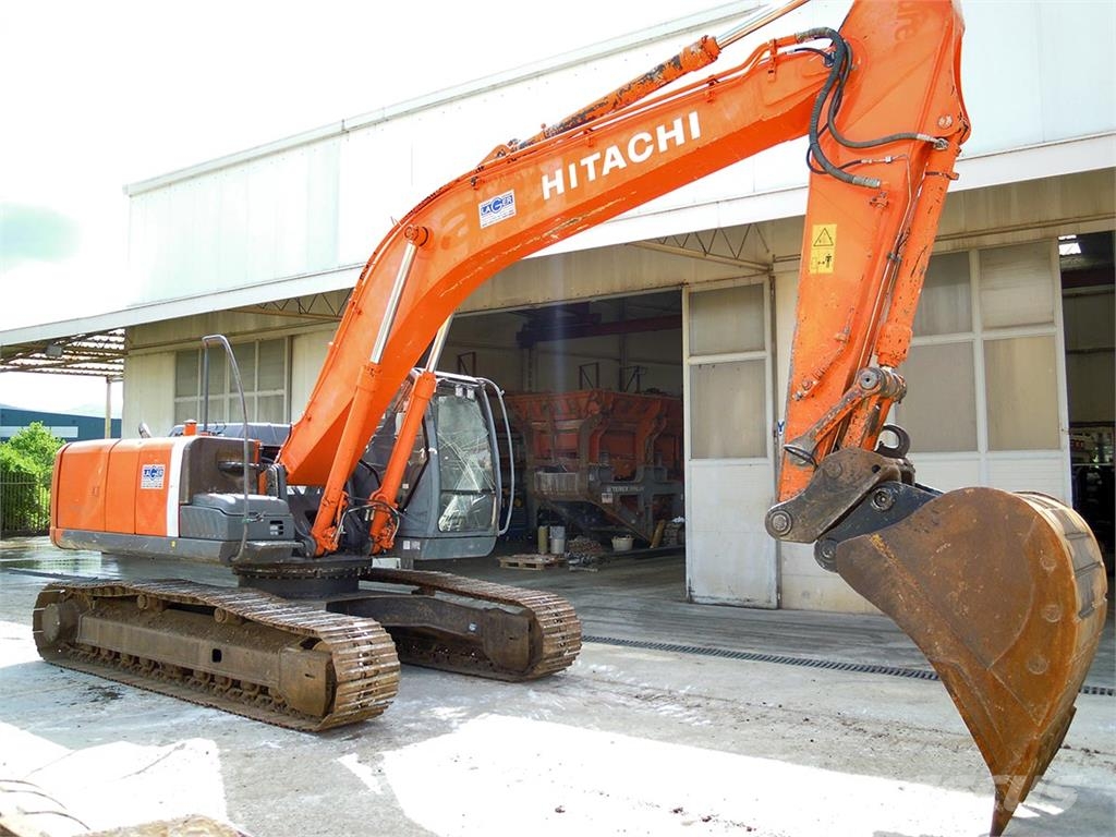 Hitachi ZX250LCN-3 Bageri guseničari