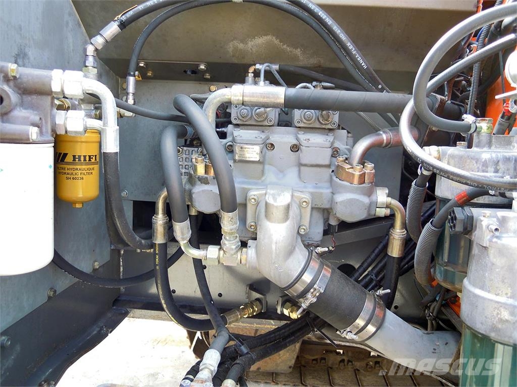 Hitachi ZX250LCN-3 Bageri guseničari