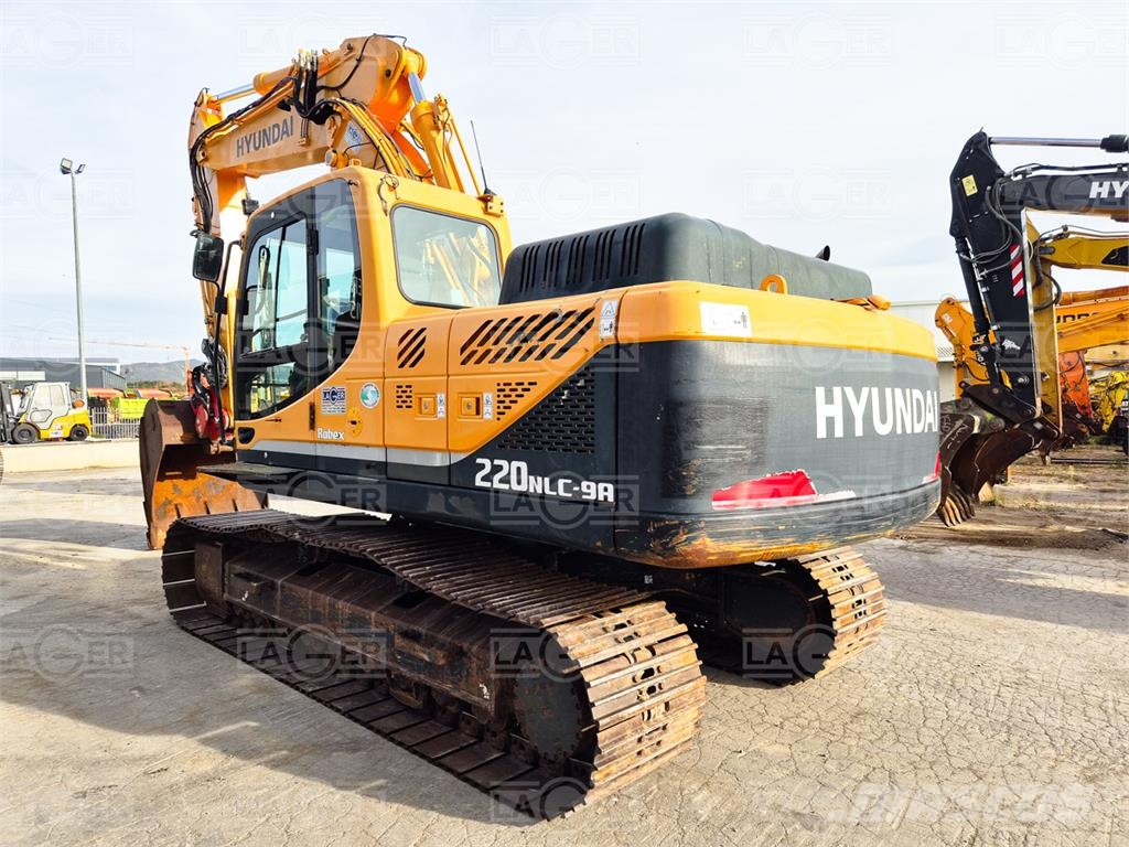 Hyundai 220NLC-9A Гусеничні екскаватори