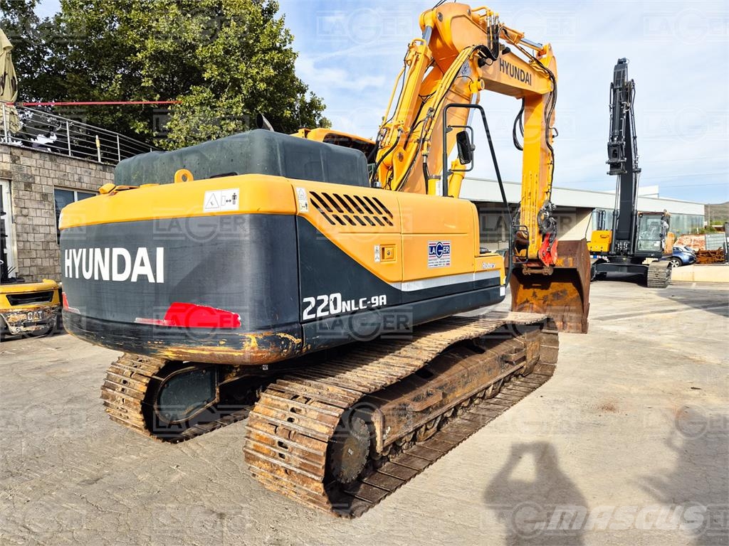 Hyundai 220NLC-9A Гусеничні екскаватори