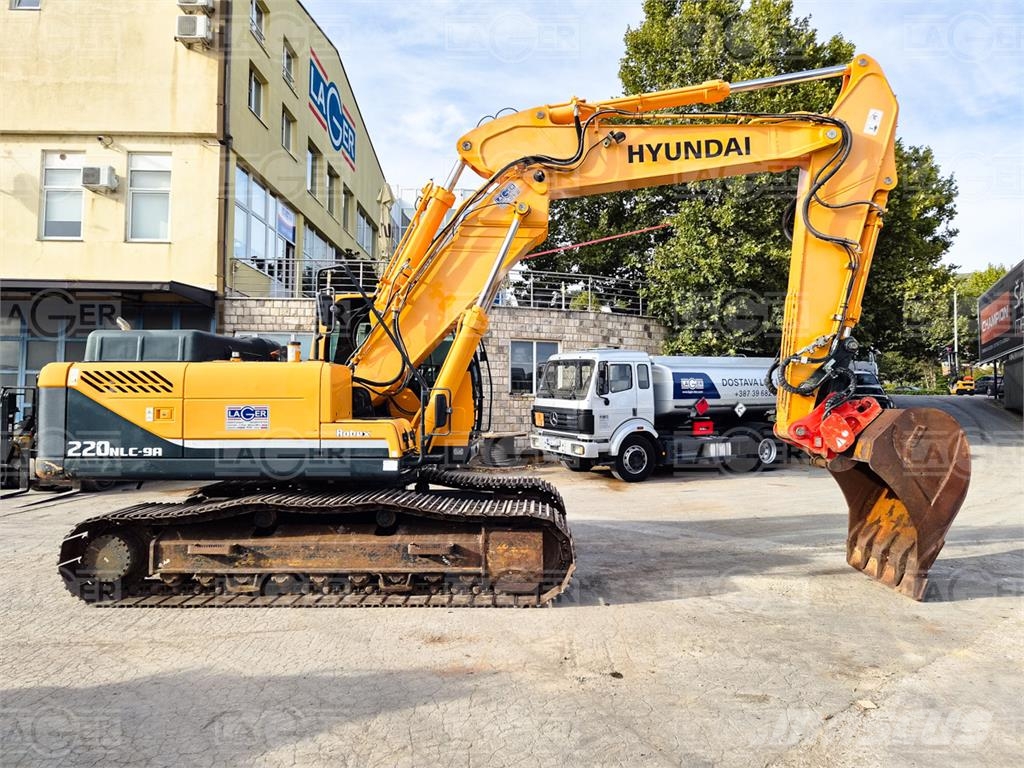 Hyundai 220NLC-9A Гусеничні екскаватори