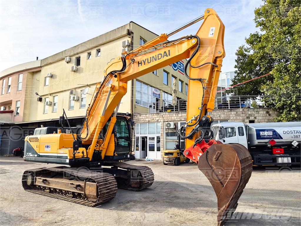 Hyundai 220NLC-9A Гусеничні екскаватори