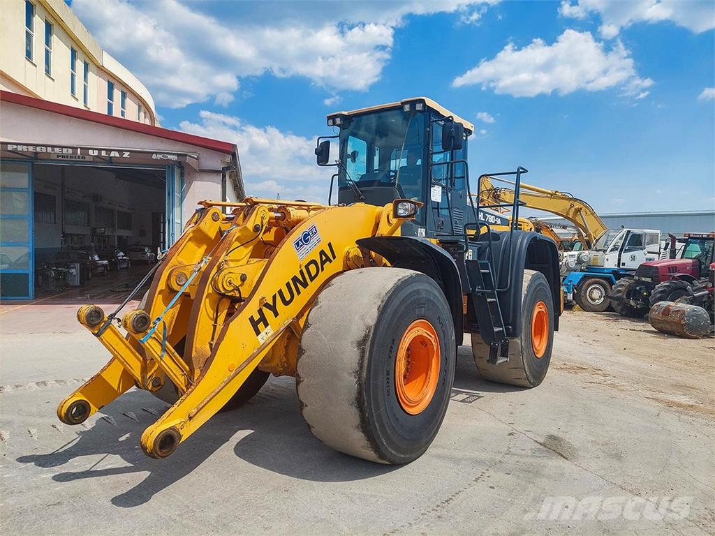 Hyundai HL780-9A لوادر بعجل