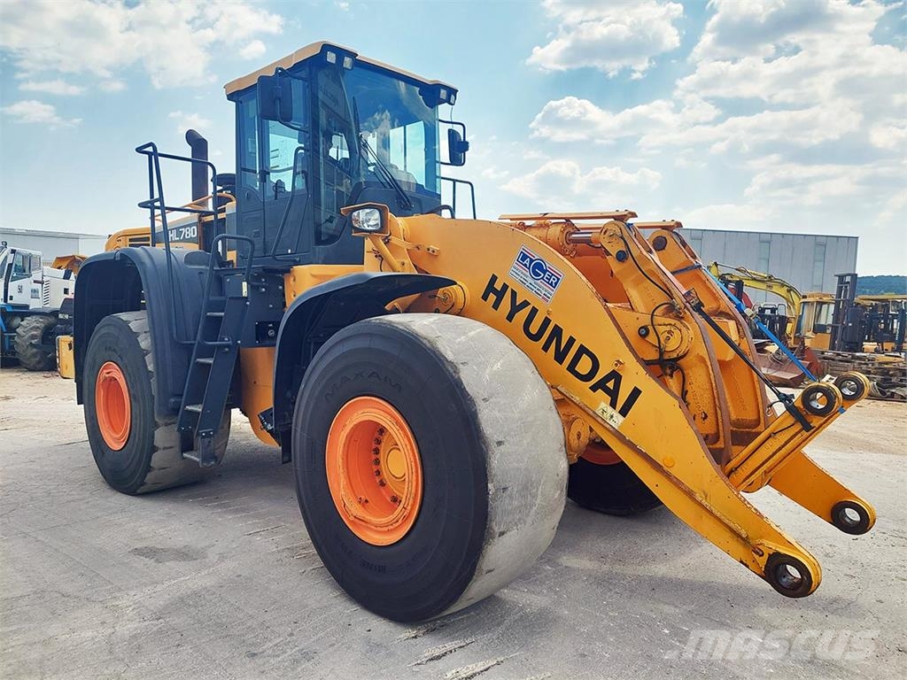 Hyundai HL780-9A لوادر بعجل