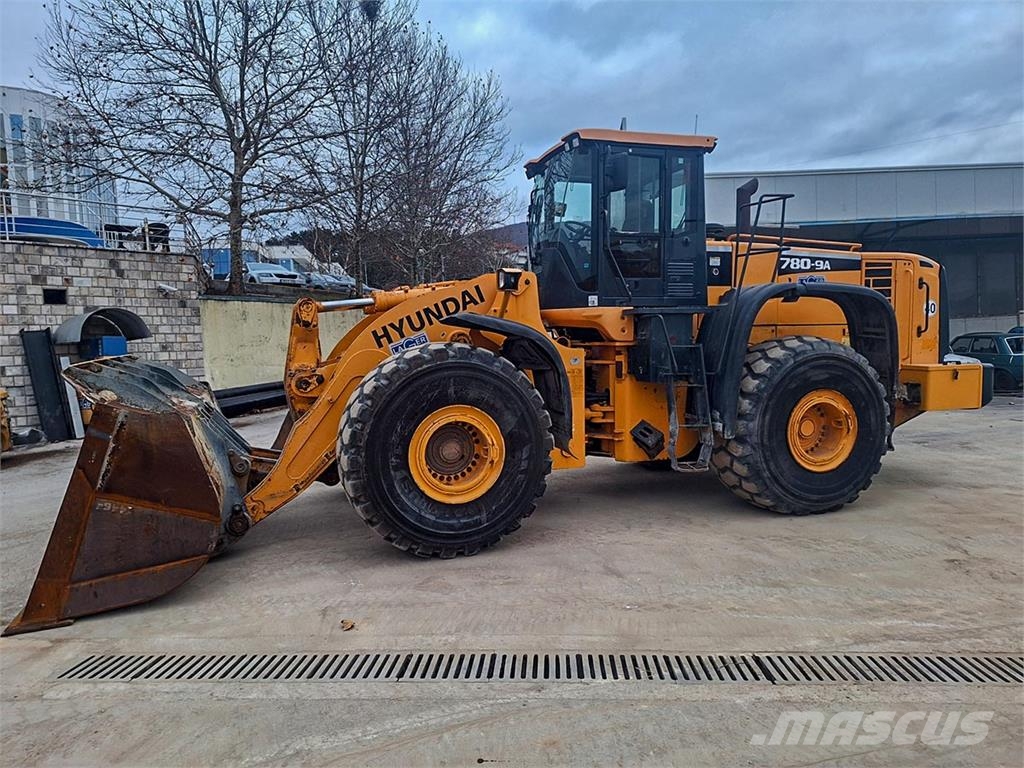 Hyundai HL780-9A لوادر بعجل