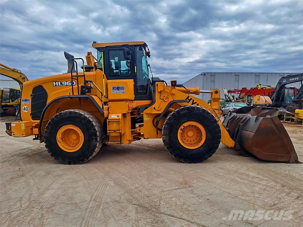 Hyundai HL960 لوادر بعجل