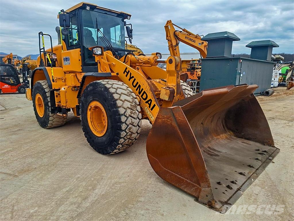 Hyundai HL960 لوادر بعجل