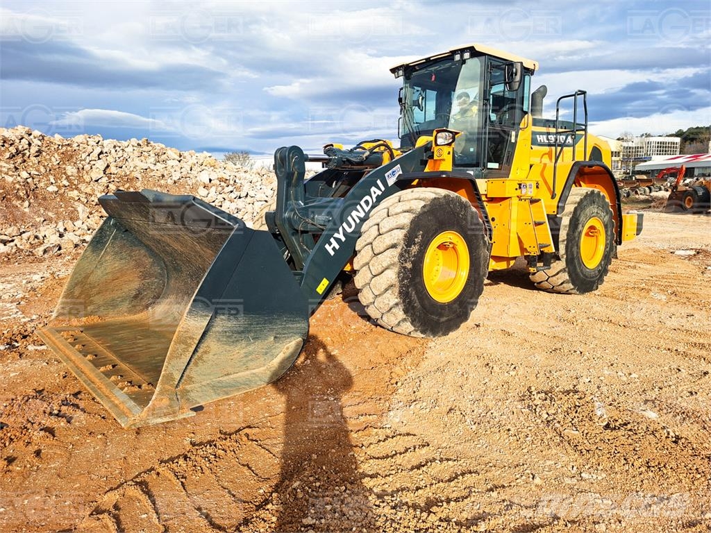Hyundai HL970A لوادر بعجل