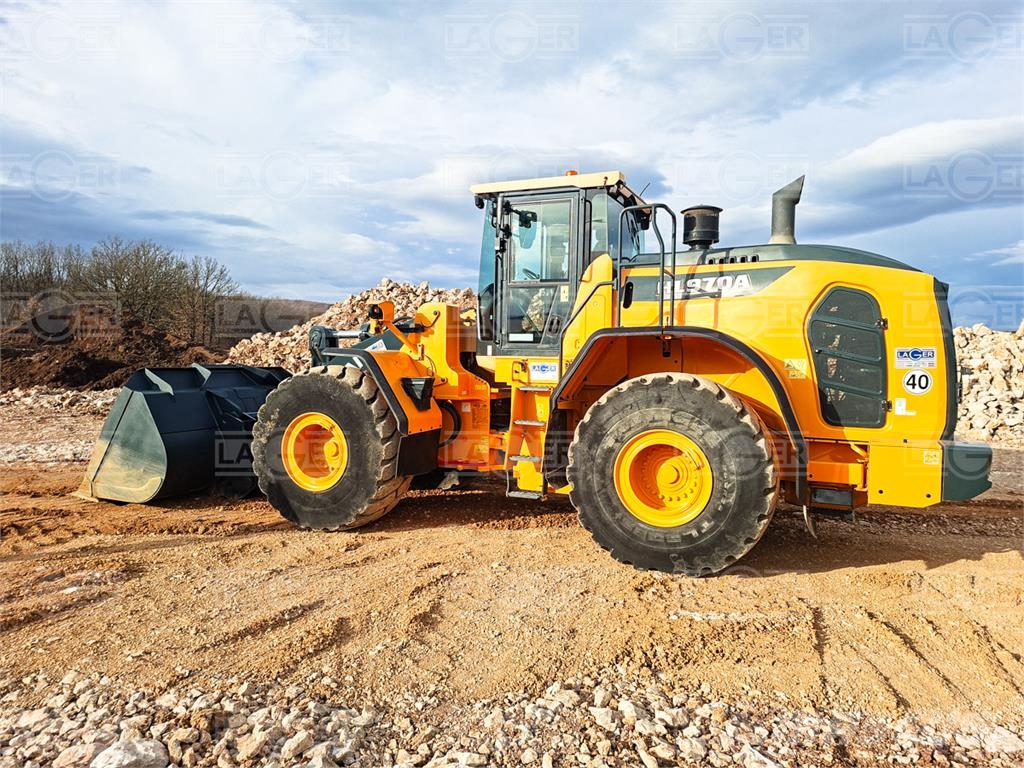 Hyundai HL970A لوادر بعجل