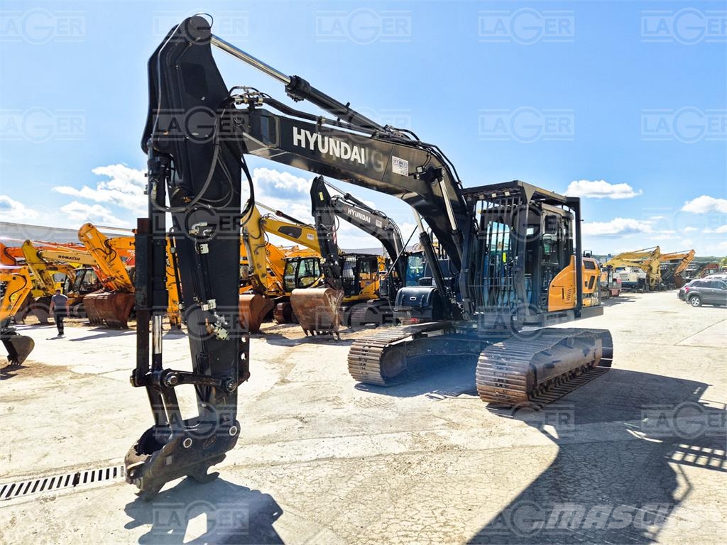 Hyundai HX220L Гусеничні екскаватори