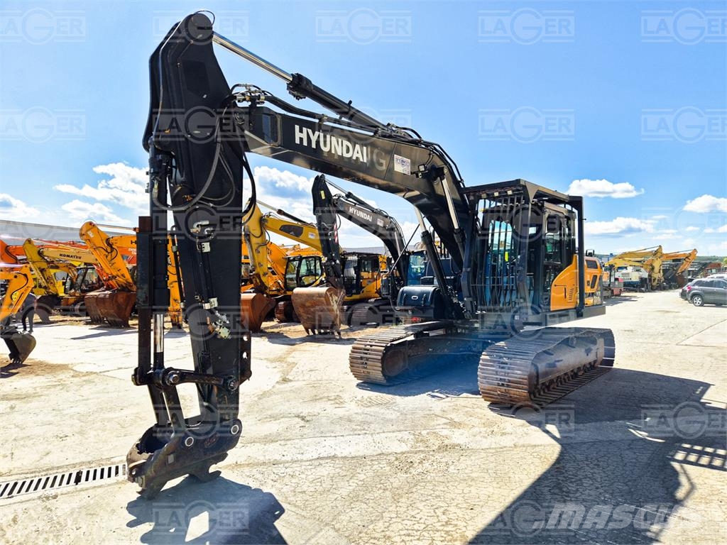 Hyundai HX220L Гусеничні екскаватори