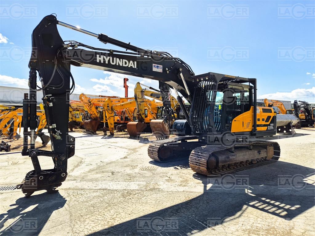 Hyundai HX220L Гусеничні екскаватори