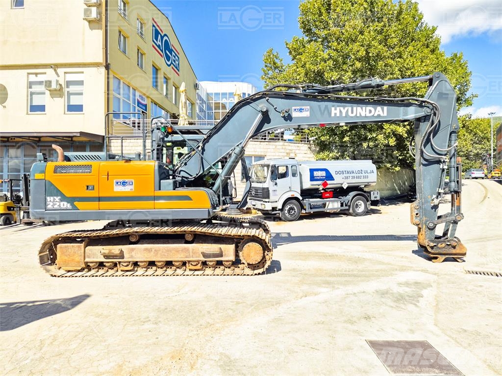 Hyundai HX220L Гусеничні екскаватори