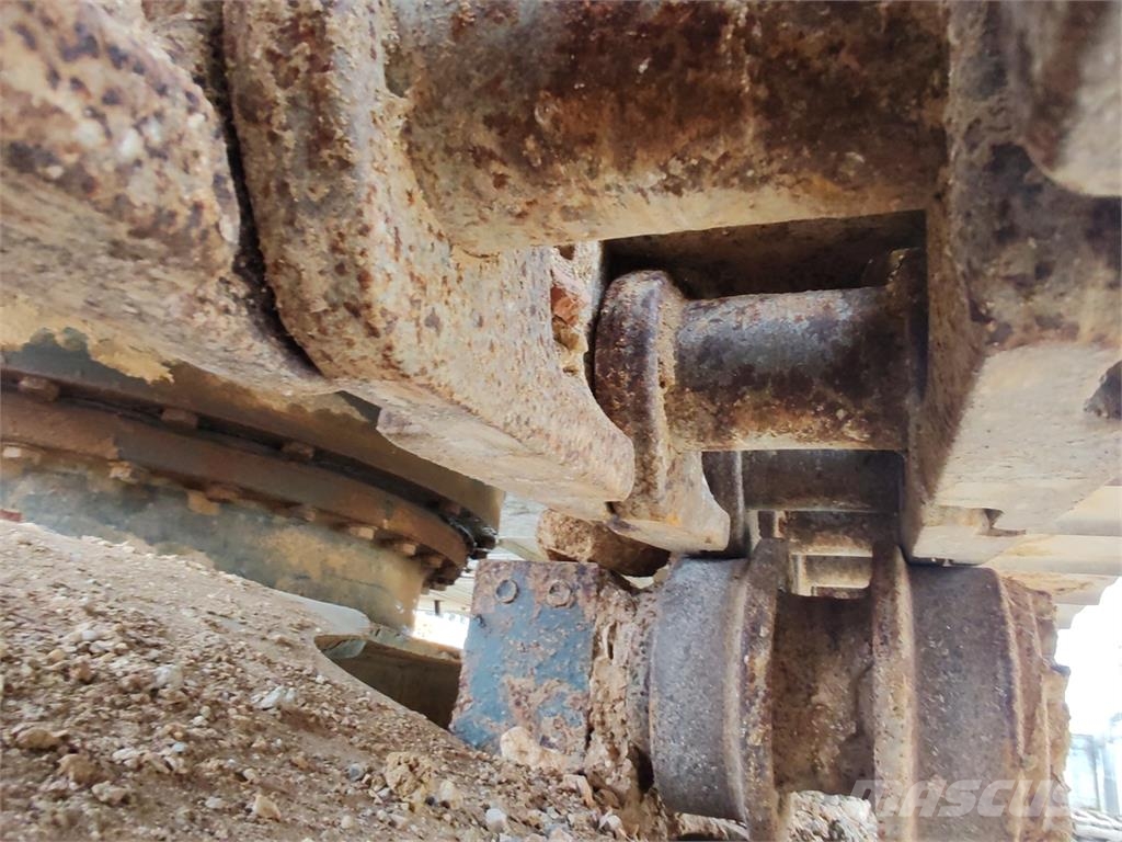 Hyundai R220LC-9S Гусеничные экскаваторы