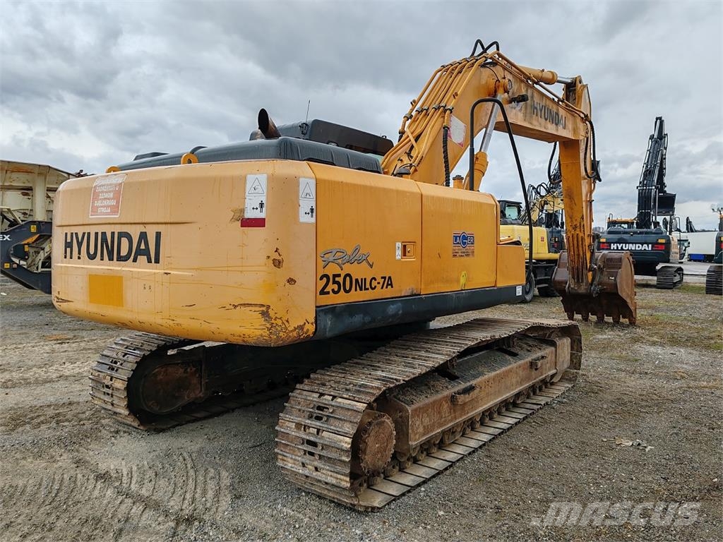 Hyundai R250NLC-7A Excavadoras sobre orugas