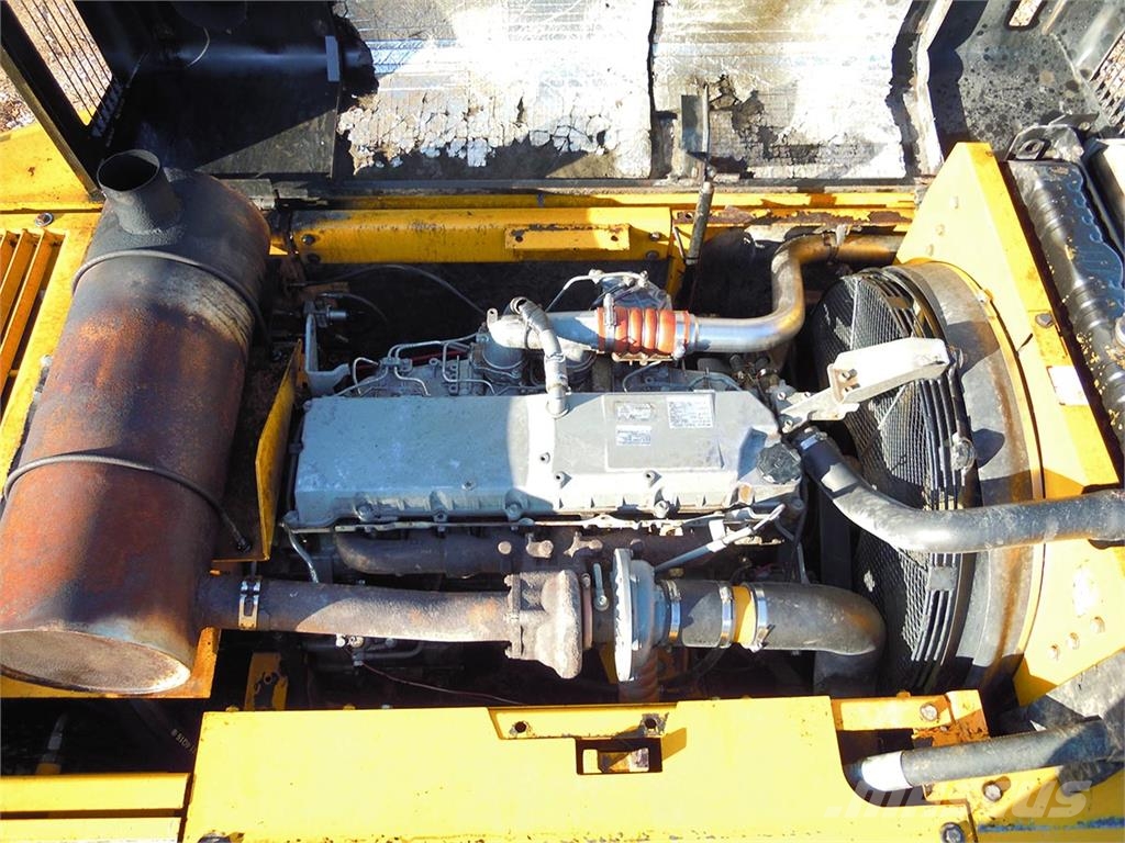 JCB JS330 Pelle sur chenilles