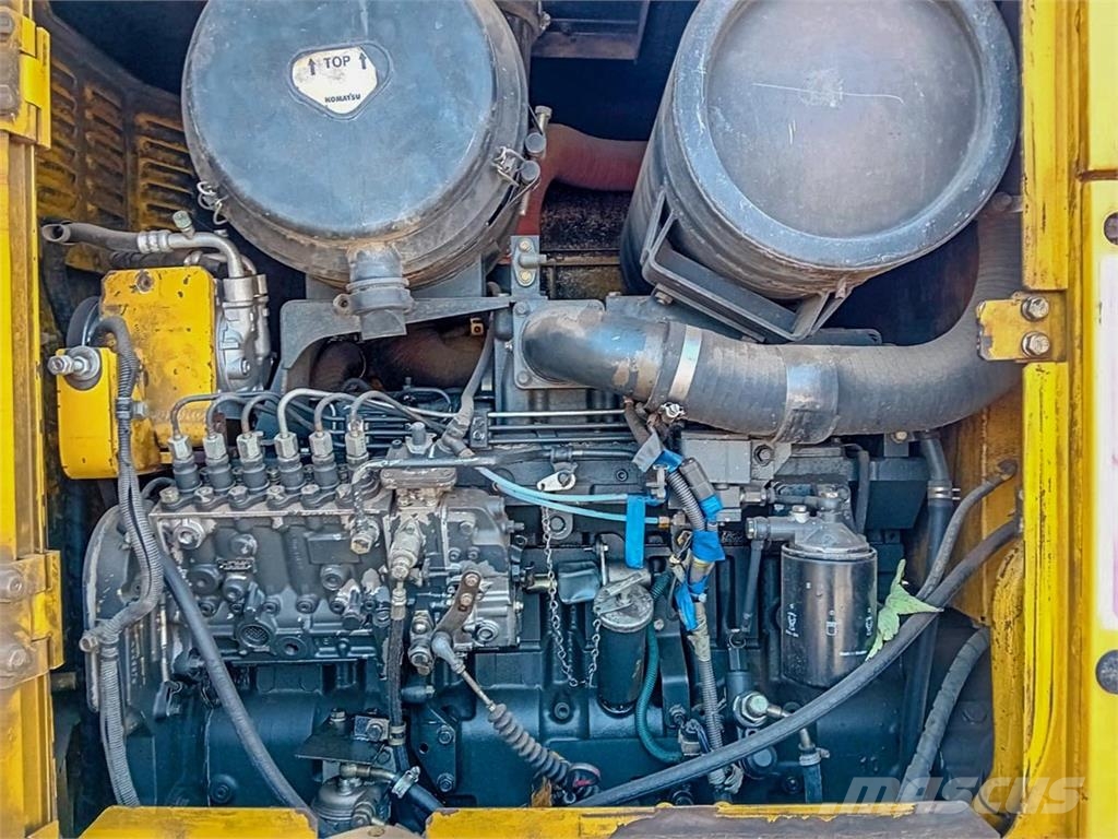 Komatsu GD655-3A Greiderid