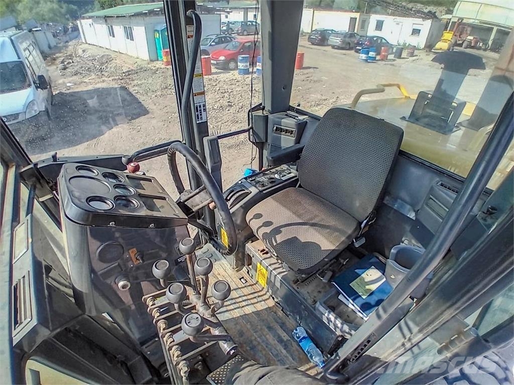 Komatsu GD655-3A Greiderid