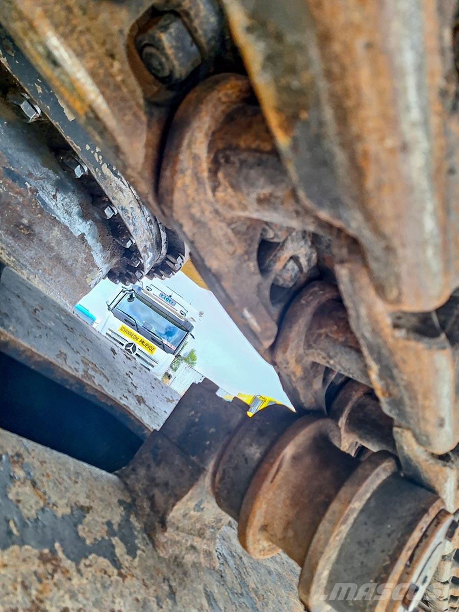 Komatsu PC340NLC-7K Vikšriniai ekskavatoriai