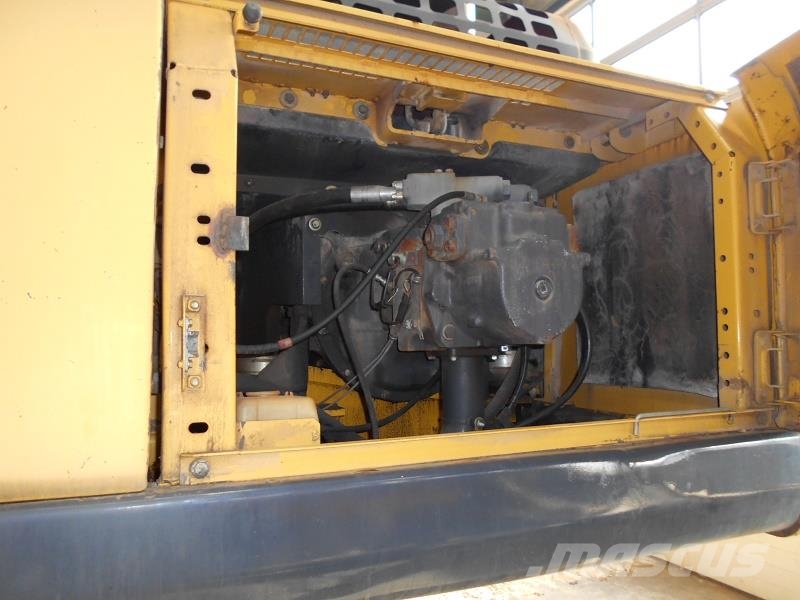 Komatsu PC450LC-7K Escavadeiras de esteiras