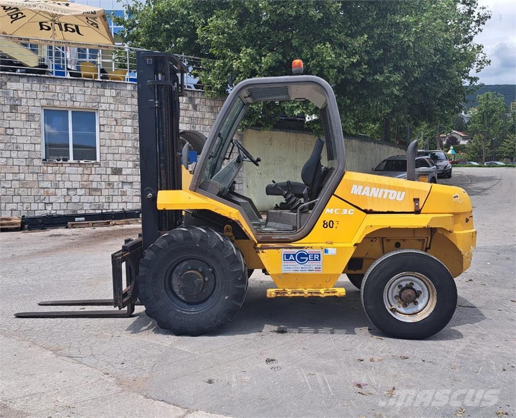 Manitou MC 30 Dīzeļa autoiekrāvēji