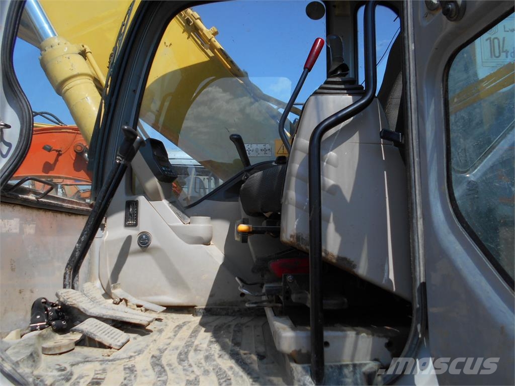 New Holland E 305EL حفارات زحافة