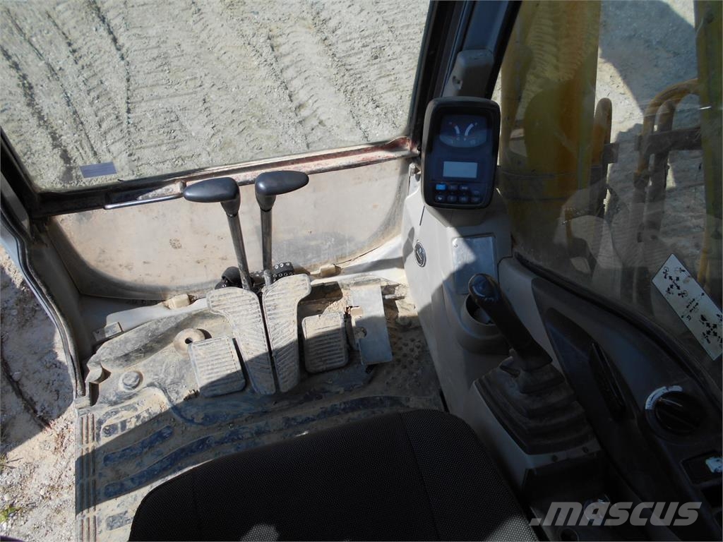 New Holland E 305EL حفارات زحافة