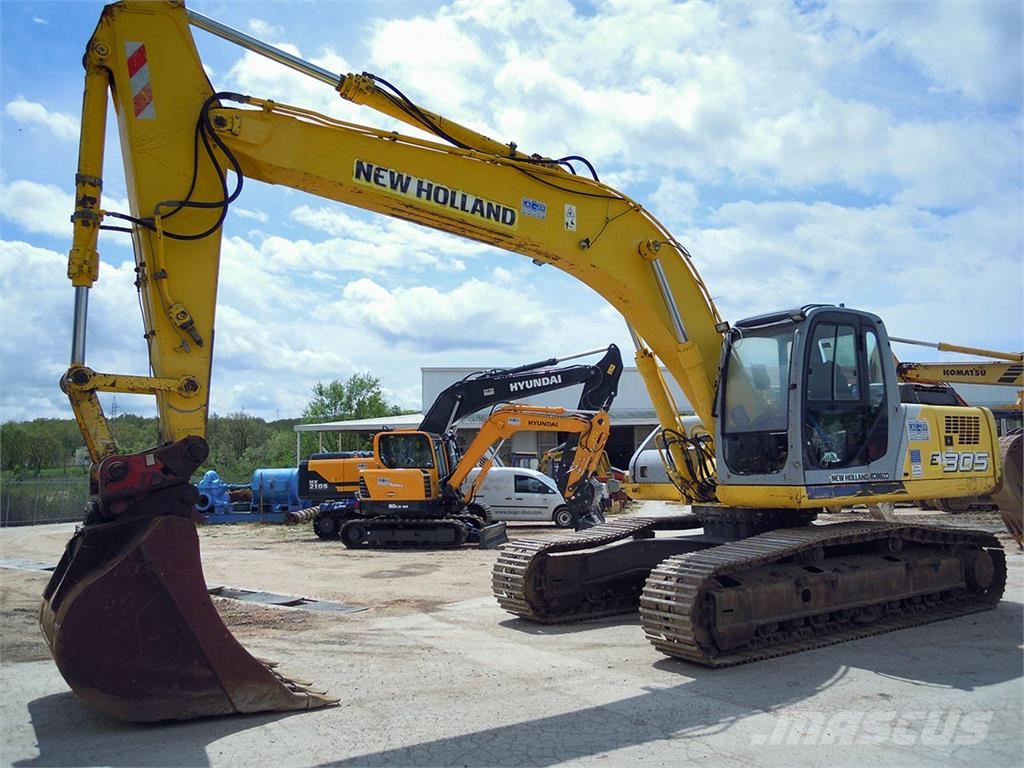 New Holland E305 Kāpurķēžu ekskavatori